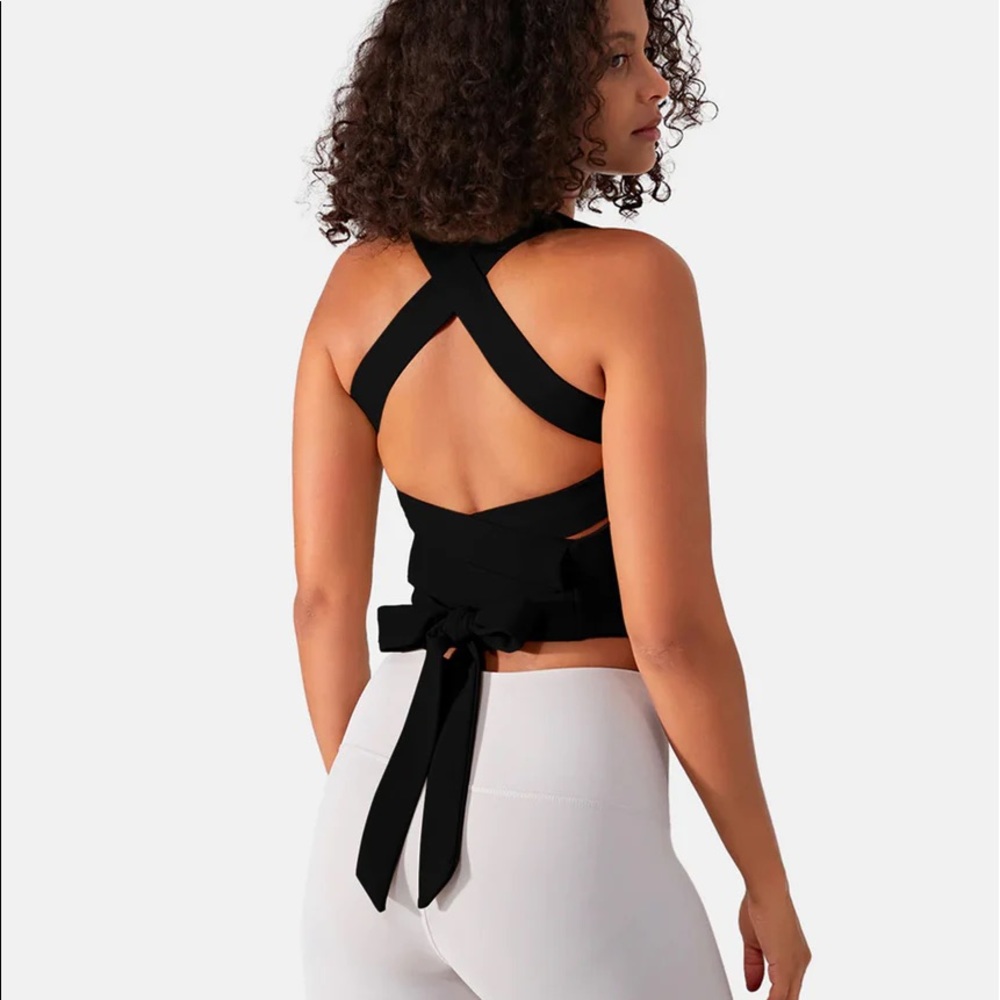 Padded Crisscross Lace Up Workout Cropped Tank Top NWOT